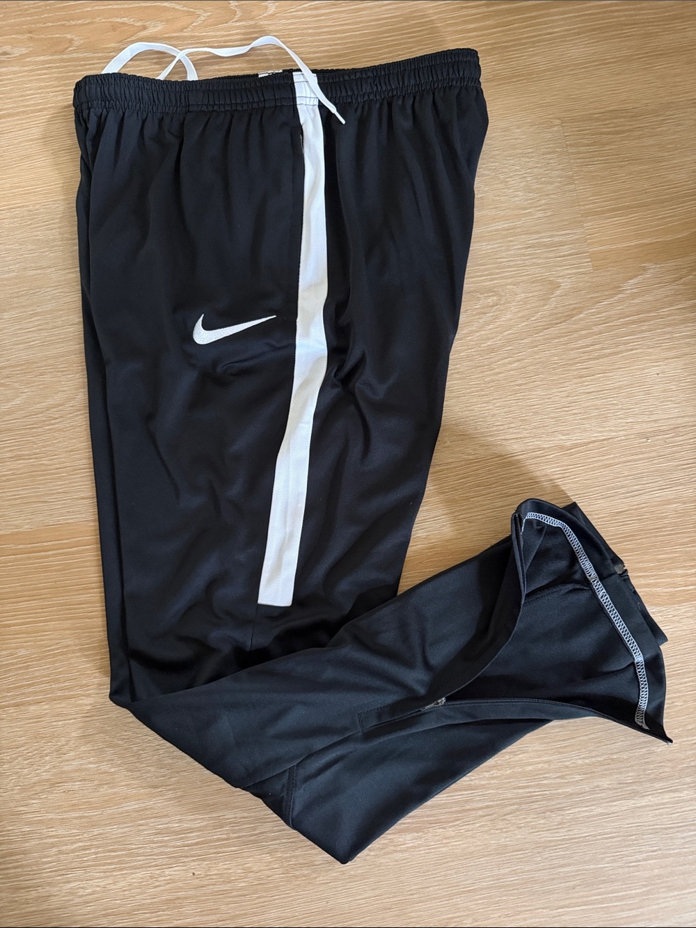 NEW  NIKE DRY ACADEMY PANTS